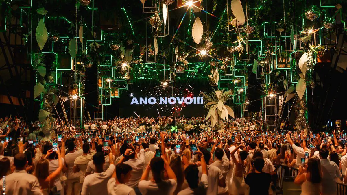 Carregar vídeo: RÉVEILLON GREEN VALLEY - AFTERMOVIE